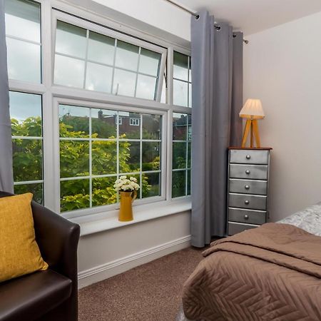2 Bed Apartment-5 Guests - Business-Relocation-Parking - The Brighton Short Stay & Serviced Apartments Bagian luar foto
