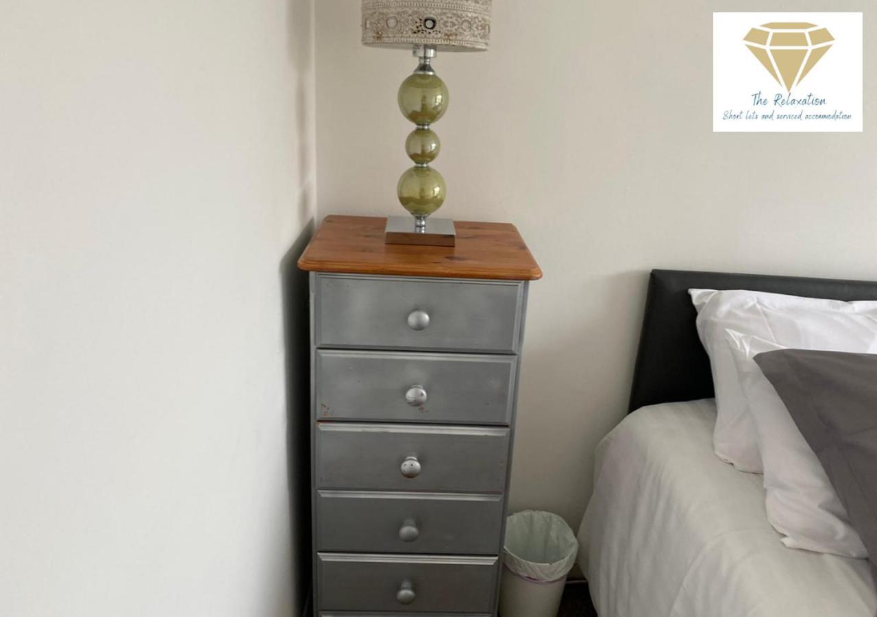 2 Bed Apartment-5 Guests - Business-Relocation-Parking - The Brighton Short Stay & Serviced Apartments Bagian luar foto