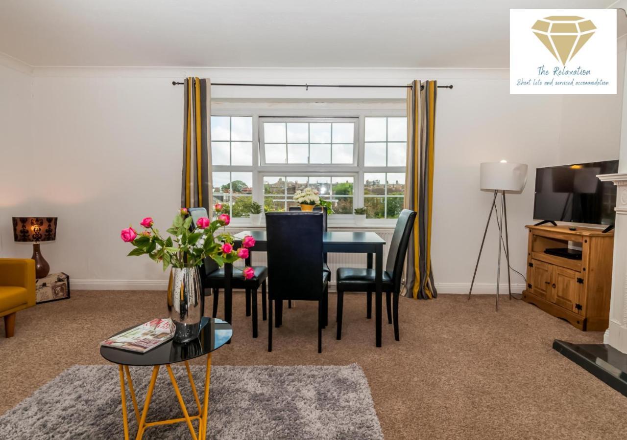 2 Bed Apartment-5 Guests - Business-Relocation-Parking - The Brighton Short Stay & Serviced Apartments Bagian luar foto