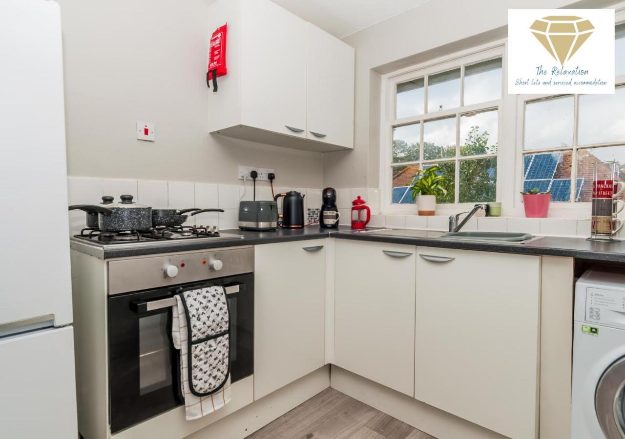 2 Bed Apartment-5 Guests - Business-Relocation-Parking - The Brighton Short Stay & Serviced Apartments Bagian luar foto