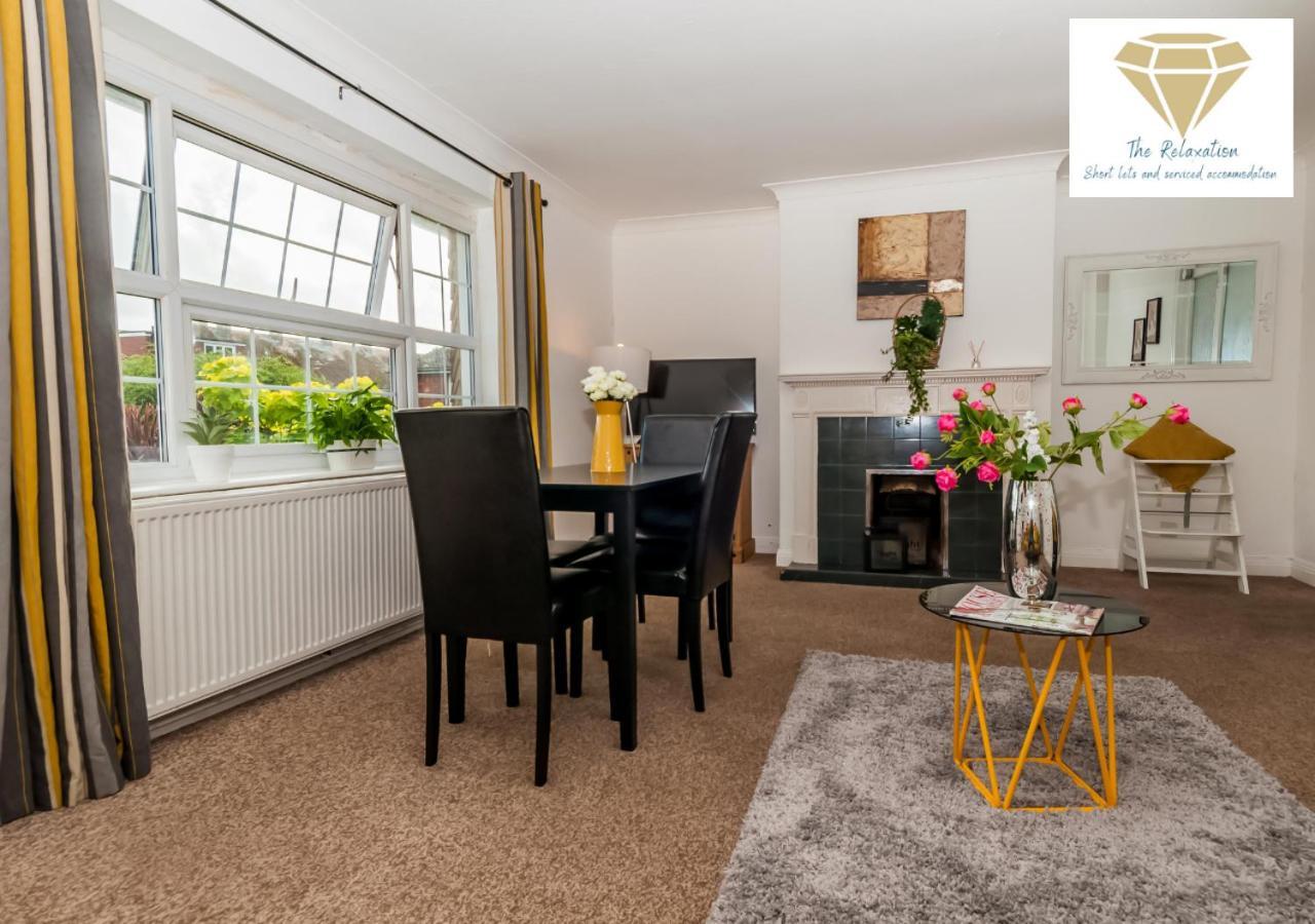 2 Bed Apartment-5 Guests - Business-Relocation-Parking - The Brighton Short Stay & Serviced Apartments Bagian luar foto