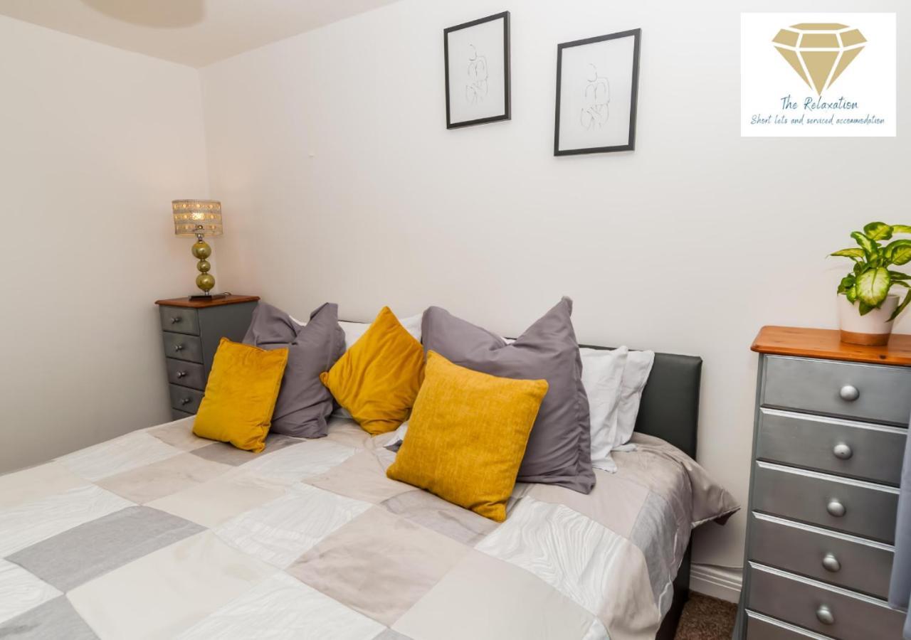 2 Bed Apartment-5 Guests - Business-Relocation-Parking - The Brighton Short Stay & Serviced Apartments Bagian luar foto