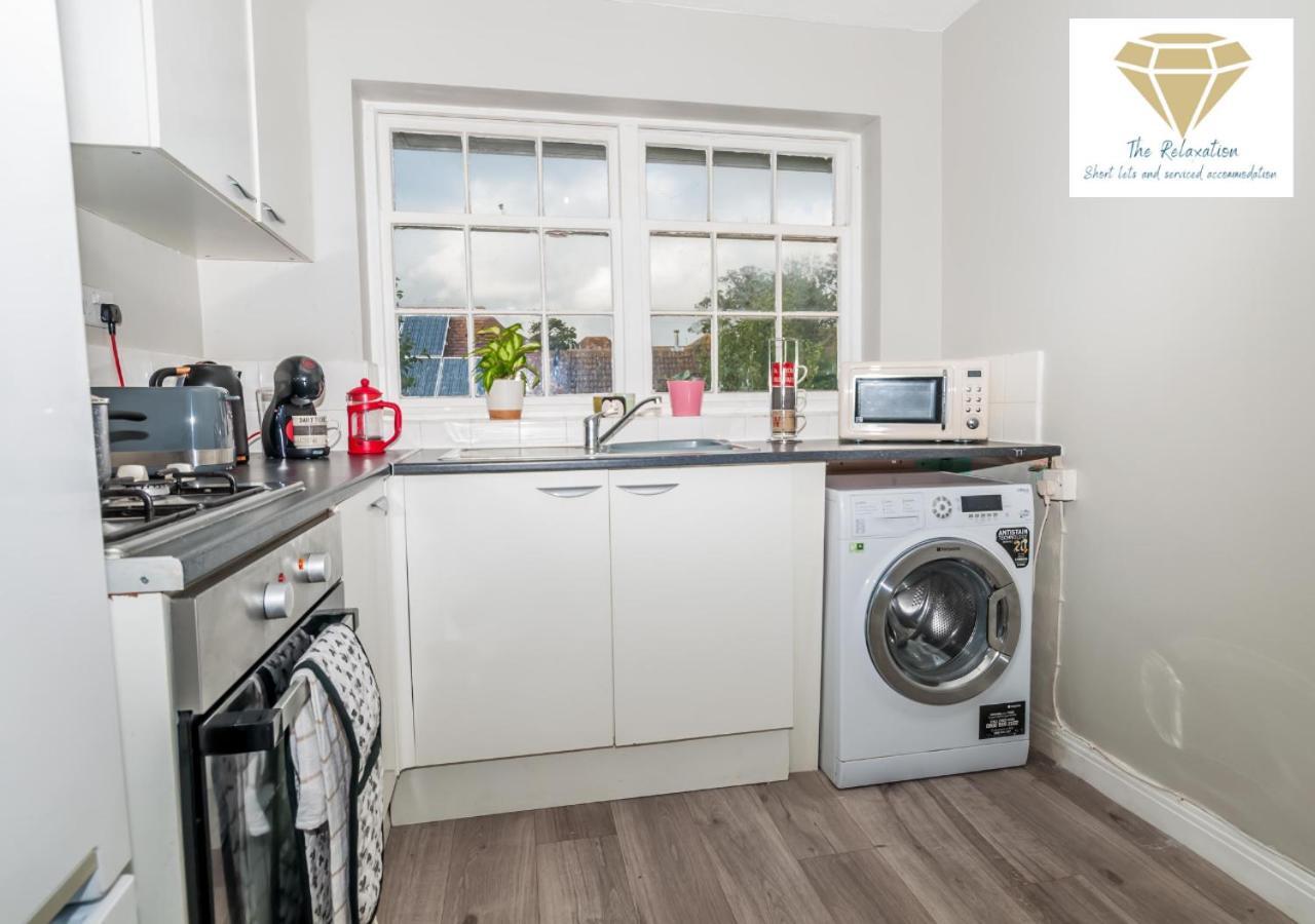 2 Bed Apartment-5 Guests - Business-Relocation-Parking - The Brighton Short Stay & Serviced Apartments Bagian luar foto