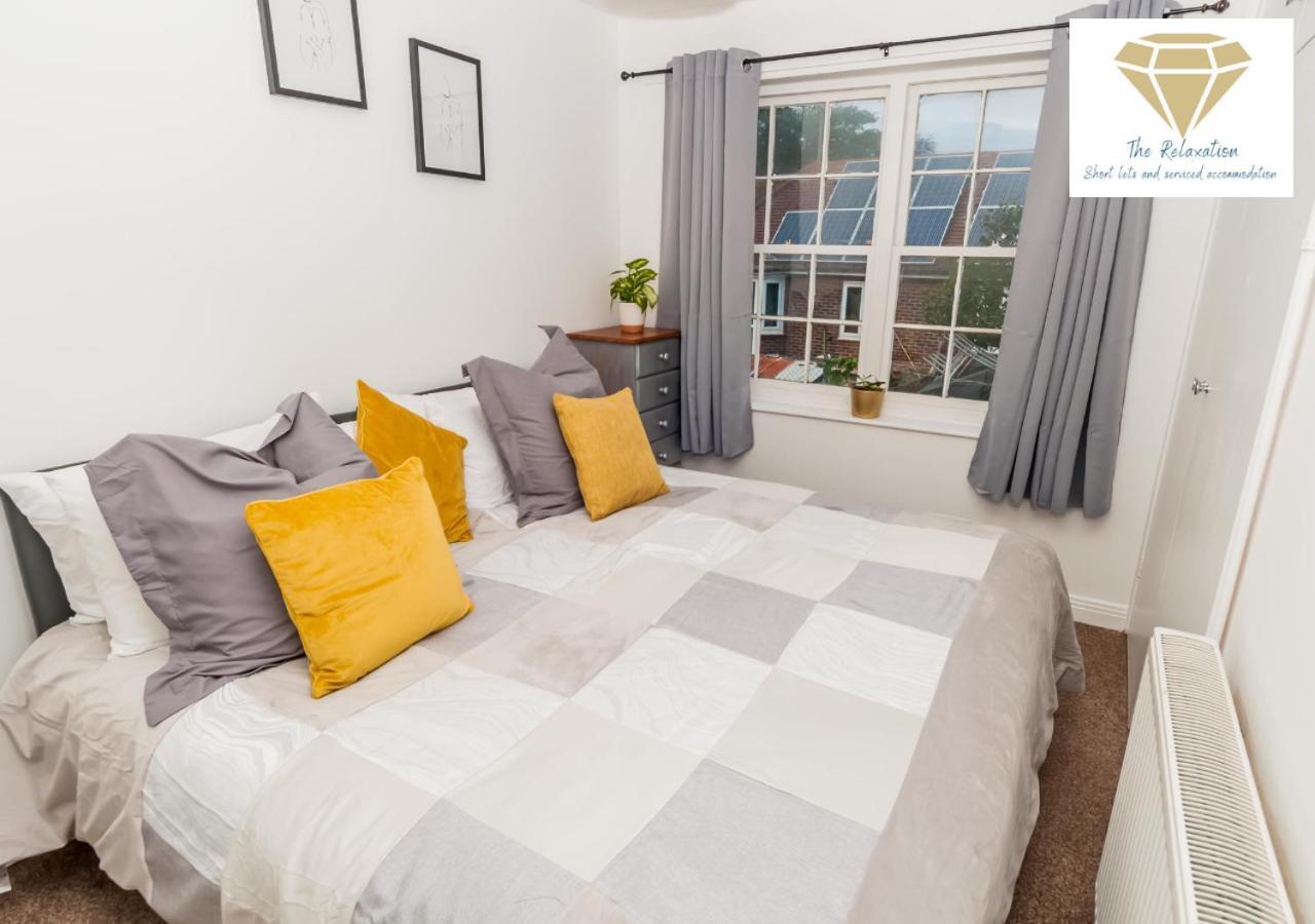 2 Bed Apartment-5 Guests - Business-Relocation-Parking - The Brighton Short Stay & Serviced Apartments Bagian luar foto