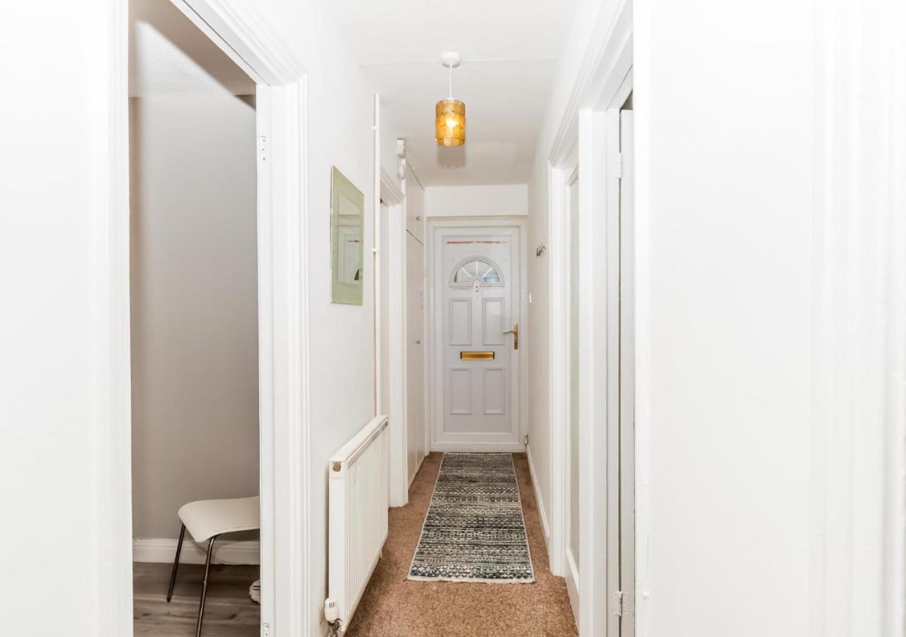 2 Bed Apartment-5 Guests - Business-Relocation-Parking - The Brighton Short Stay & Serviced Apartments Bagian luar foto