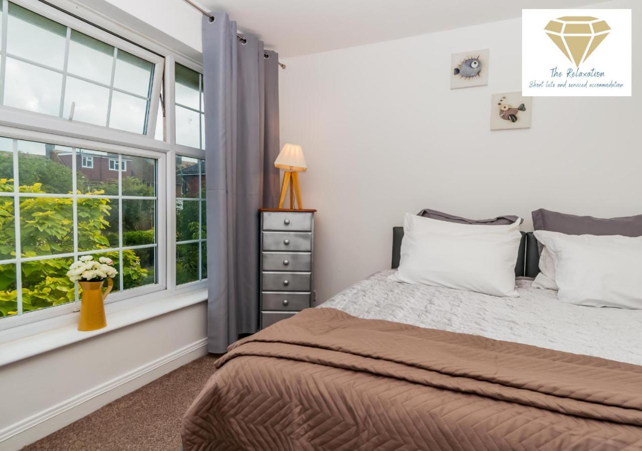 2 Bed Apartment-5 Guests - Business-Relocation-Parking - The Brighton Short Stay & Serviced Apartments Bagian luar foto
