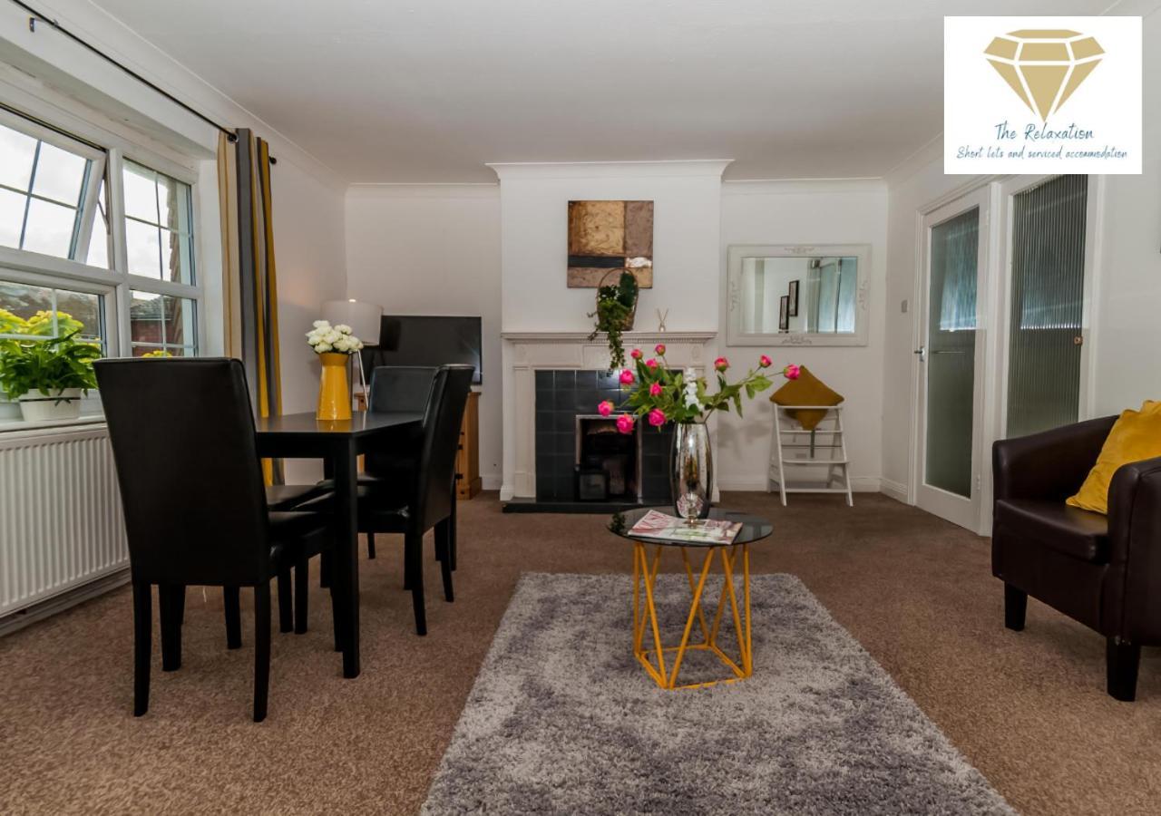 2 Bed Apartment-5 Guests - Business-Relocation-Parking - The Brighton Short Stay & Serviced Apartments Bagian luar foto