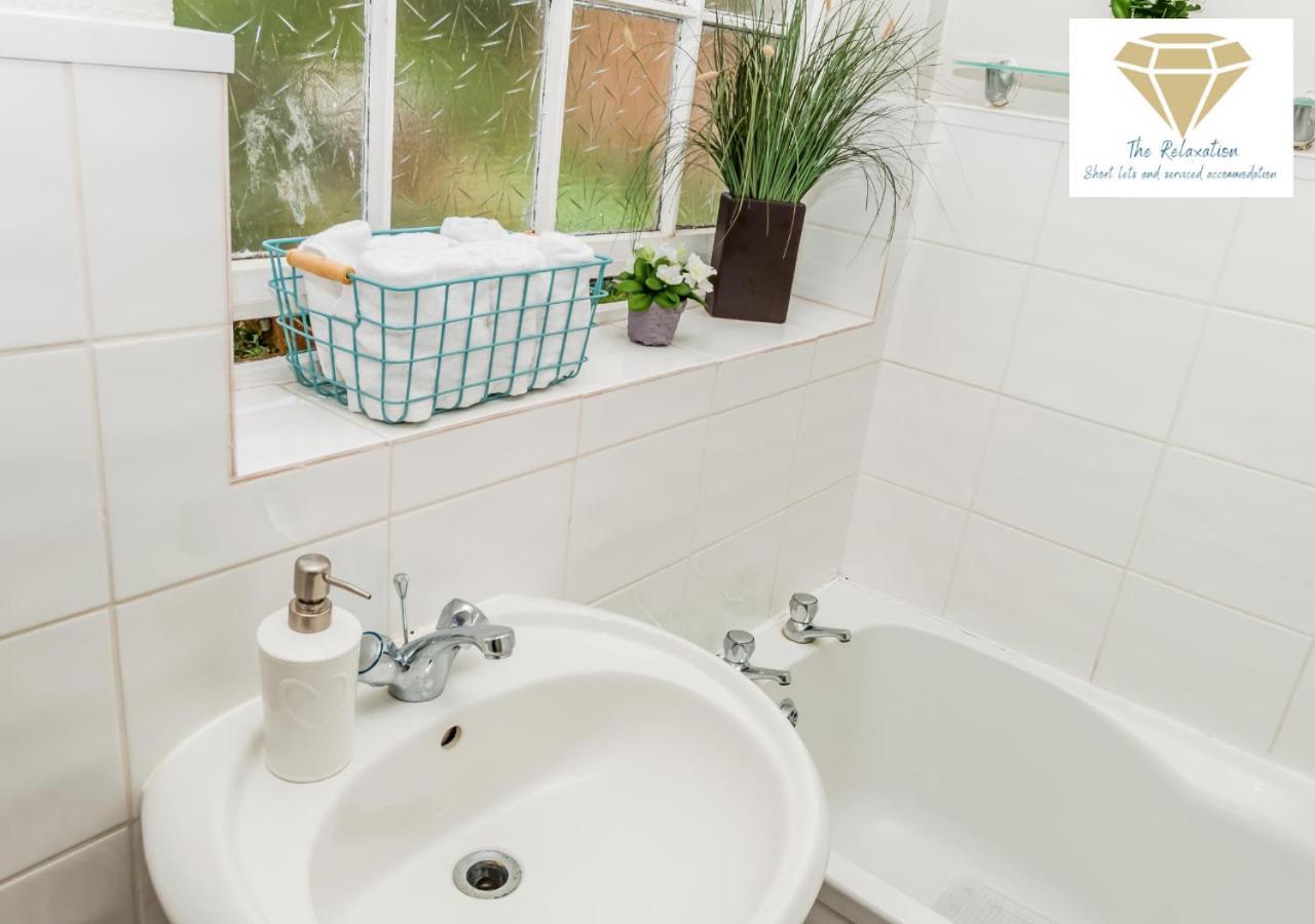 2 Bed Apartment-5 Guests - Business-Relocation-Parking - The Brighton Short Stay & Serviced Apartments Bagian luar foto
