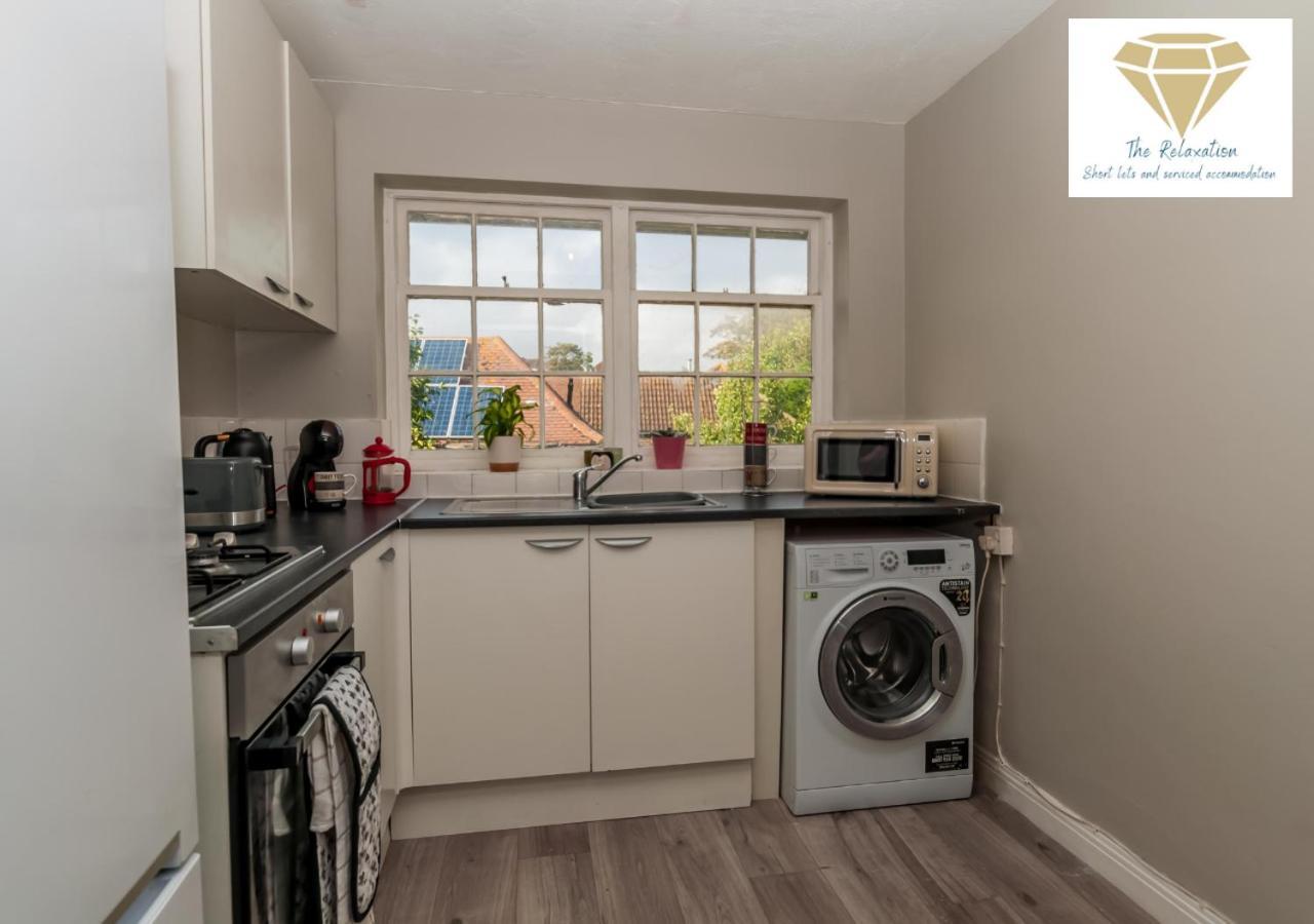2 Bed Apartment-5 Guests - Business-Relocation-Parking - The Brighton Short Stay & Serviced Apartments Bagian luar foto